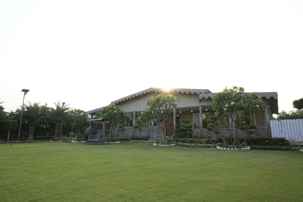Vanraj Farm 大诺伊达 外观 照片